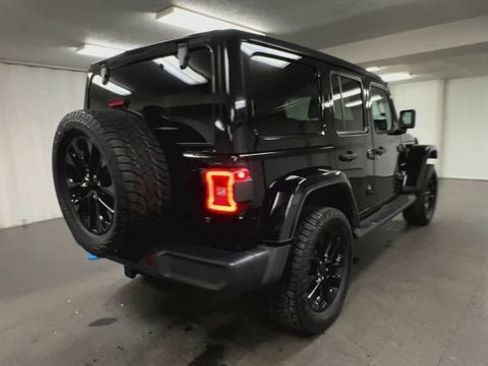 Used 2022 Jeep Wrangler Unlimited Sahara image 8