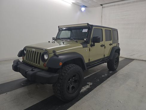 Used 2013 Jeep Wrangler Unlimited Sport w/ Max Tow Pkg image 4