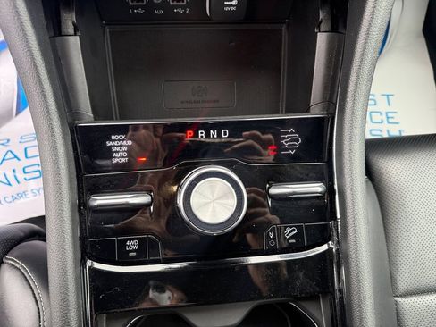Certified 2023 Jeep Grand Cherokee Overland w/ Luxury Tech Group IV AWD/4WD image 35