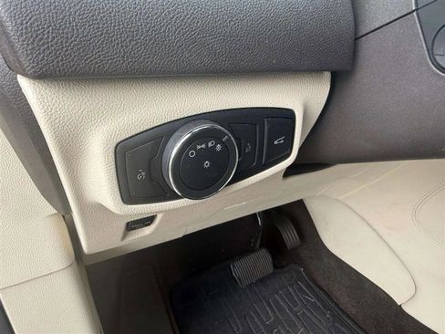 Used 2016 Lincoln MKC Reserve w/ Lincoln MKC Climate Package image 32