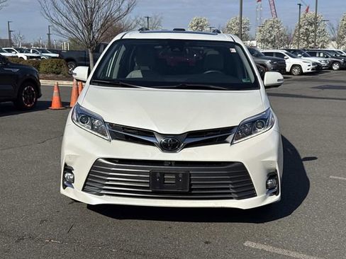 Used 2020 Toyota Sienna Limited Premium image 6