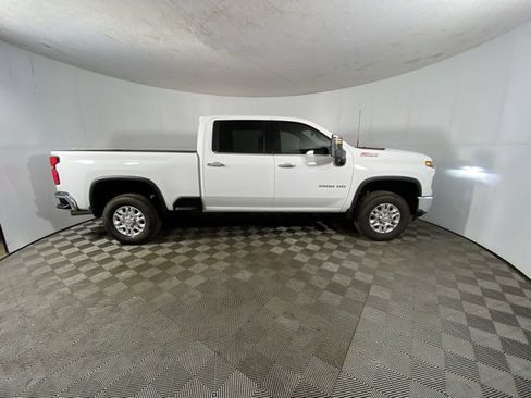 Used 2025 Chevrolet Silverado 3500 LTZ w/ LTZ Convenience Package image 4