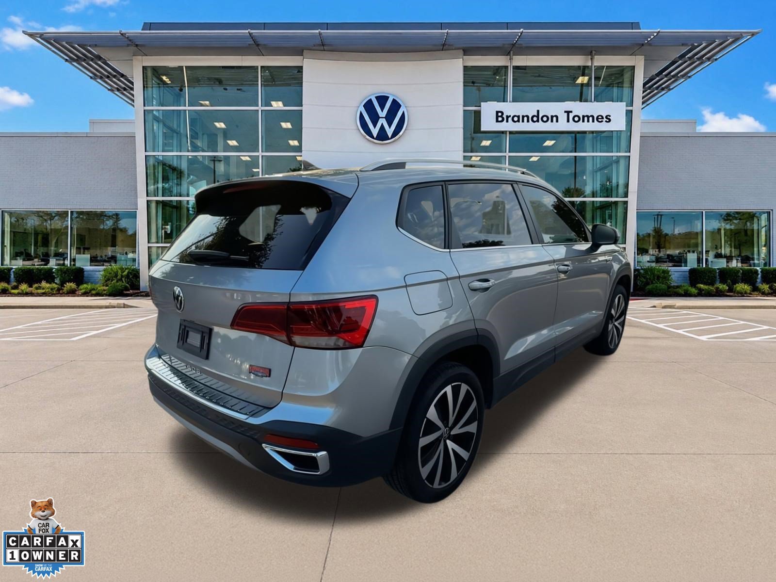 Used 2023 Volkswagen Taos SE FWD image 8