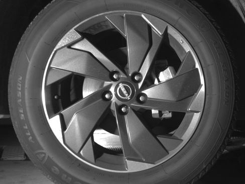 Used 2025 Nissan Rogue SV AWD/4WD image 13