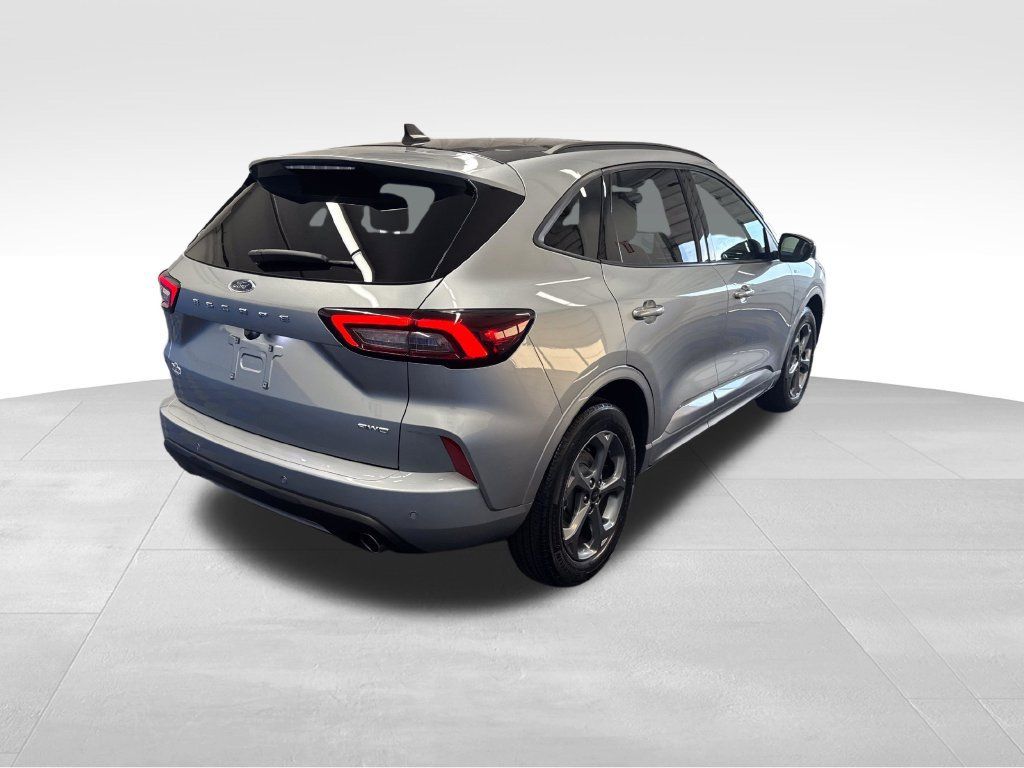 Used 2024 Ford Escape ST-Line w/ Tech Pack #1 AWD/4WD image 6