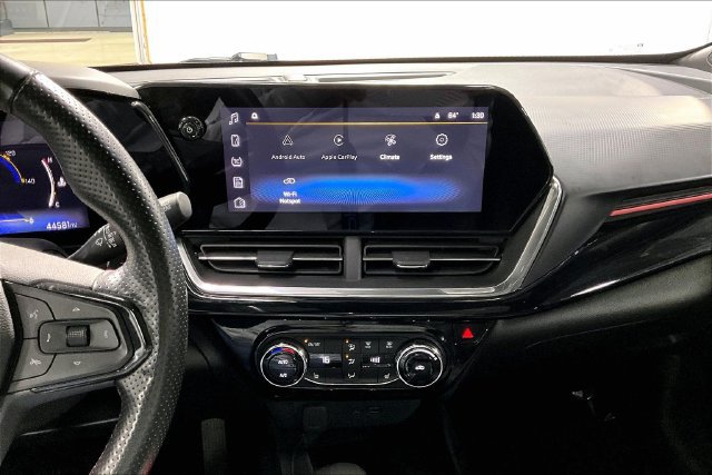 Used 2024 Chevrolet Trax RS w/ Sunroof Package FWD image 5