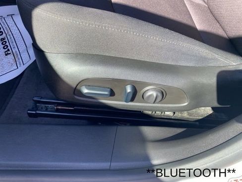 Used 2023 Chevrolet Malibu LT image 11