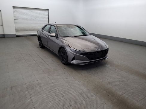 Used 2023 Hyundai Elantra SEL w/ Cargo Package FWD image 13