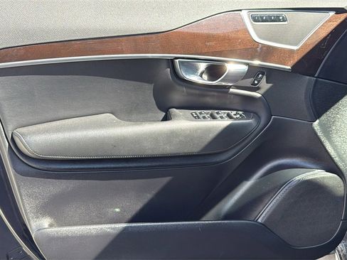 Used 2019 Volvo XC90 T5 Momentum w/ Protection Package Premier image 20