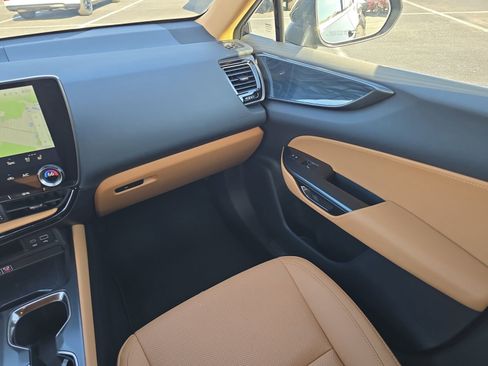 Used 2025 Lexus NX 350h AWD w/ Premium Package image 12
