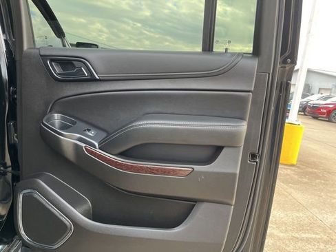 Used 2019 GMC Yukon XL SLT image 17