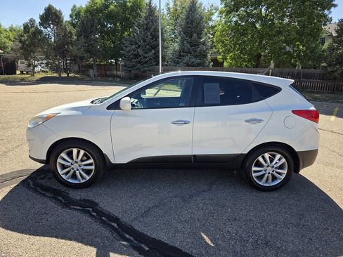Used 2013 Hyundai Tucson Limited w/ Premium Pkg FWD image 2