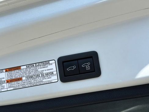 Used 2024 Toyota Corolla Cross XSE w/ Convenience Package image 15