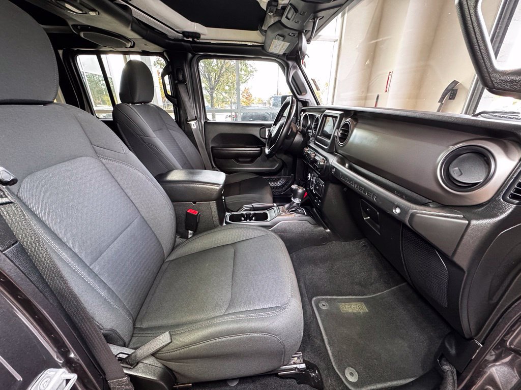 Used 2021 Jeep Wrangler Unlimited Sport AWD/4WD image 41