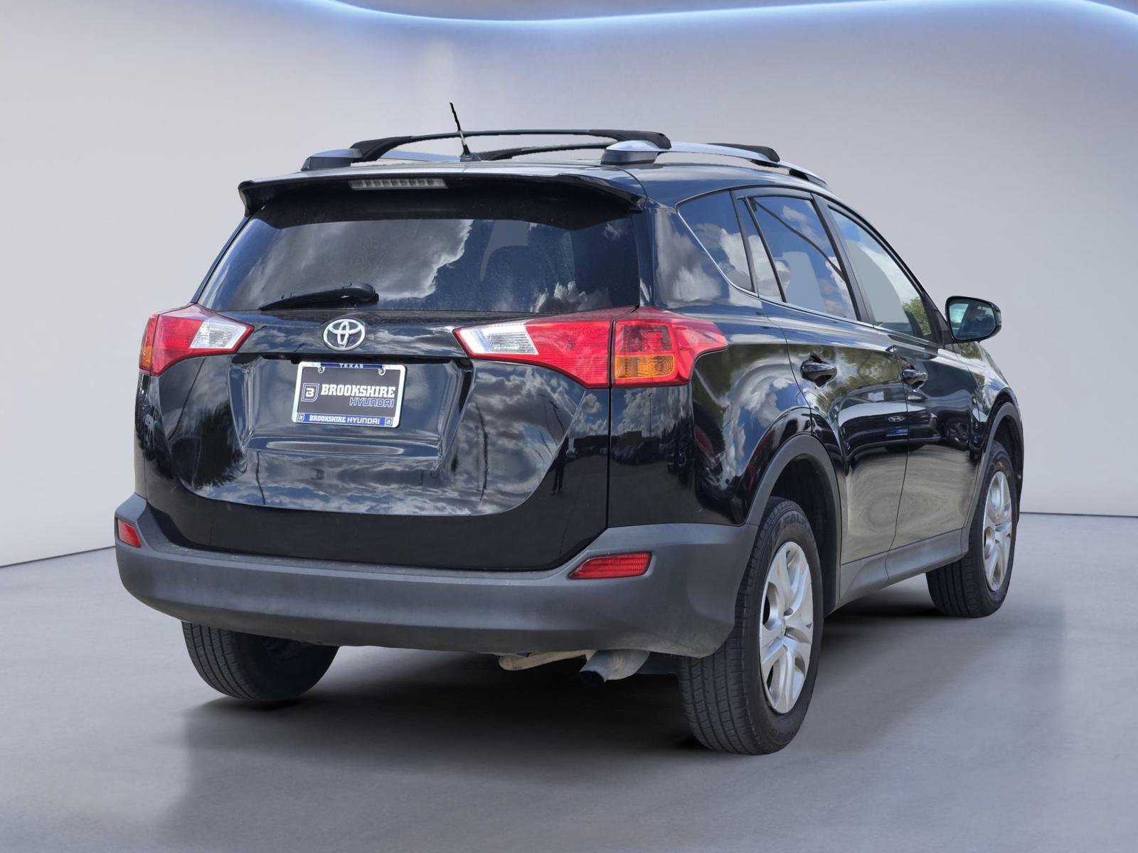 Used 2015 Toyota RAV4 LE AWD/4WD image 6