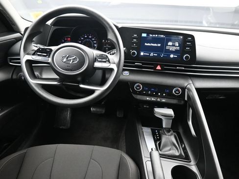 Certified 2023 Hyundai Elantra SEL FWD image 19