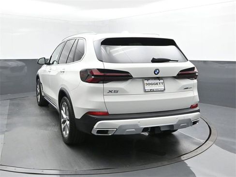 New 2026 BMW X5 xDrive40i w/ Parking Assistance Package image 8
