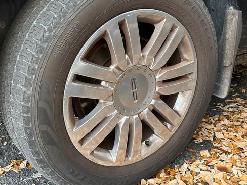 Used 2014 Lincoln Navigator 4WD image 8