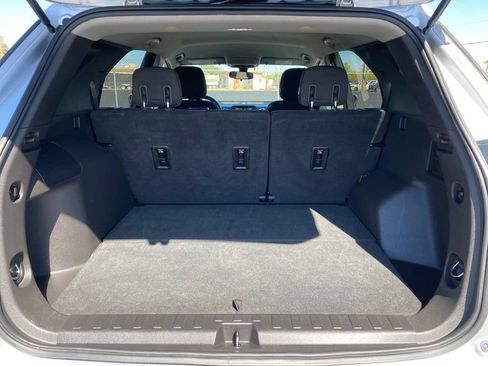 Used 2018 Chevrolet Equinox LT FWD image 16