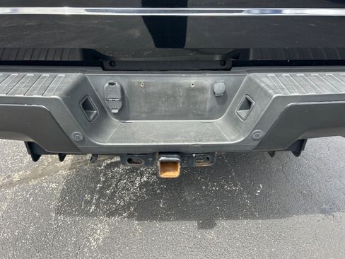Used 2021 Ford F250 XLT w/ XLT Premium Package AWD/4WD image 16