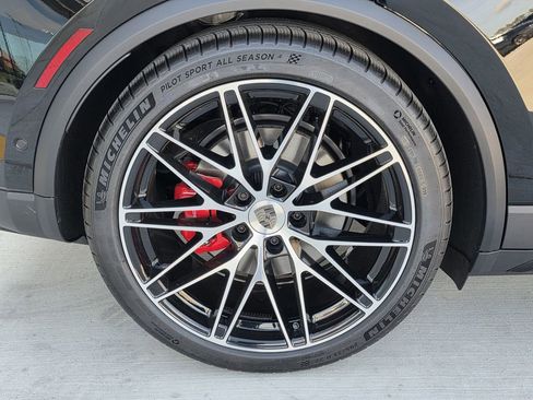 New 2025 Porsche Macan Turbo Electric image 16