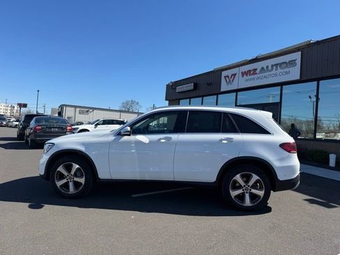Used 2022 Mercedes-Benz GLC 300 4MATIC w/ Multimedia Package Lite image 9