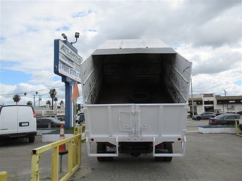 Used 2017 Ford F550 2WD Regular Cab Super Duty image 3