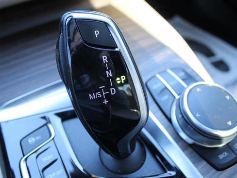 Used 2020 BMW 530i w/ Convenience Package image 26