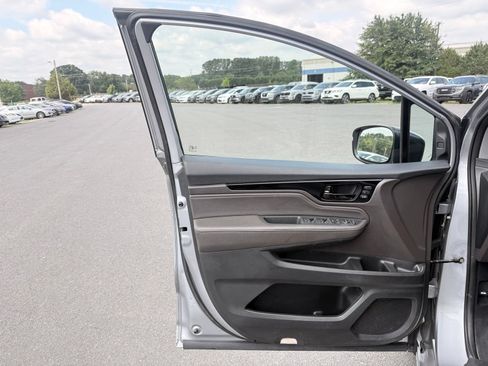 Used 2023 Honda Odyssey Touring image 13