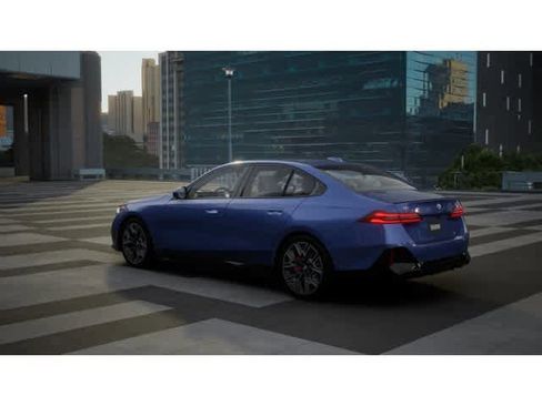 New 2026 BMW i5 eDrive40 w/ M Sport Package image 2