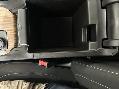 Used 2019 GMC Acadia SLE FWD image 22