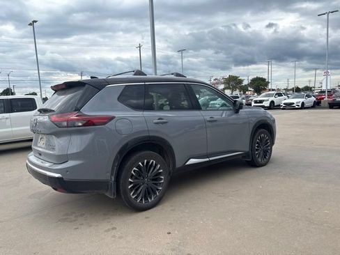 Used 2025 Nissan Rogue Platinum w/ Platinum Premium Package AWD/4WD image 3