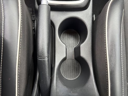 Used 2023 Hyundai Venue Limited w/ Cargo Package image 18