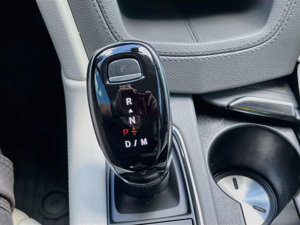 Used 2022 Cadillac XT5 Premium Luxury w/ LPO, Floor Liner Package FWD image 17