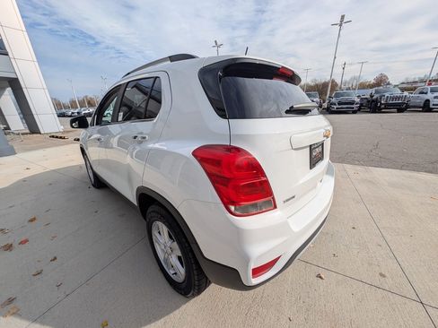 Used 2017 Chevrolet Trax LT w/ LT Convenience Package image 6