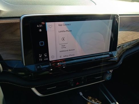 Used 2024 Volkswagen Atlas SE image 3