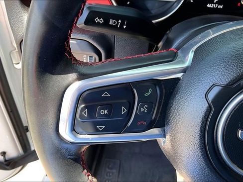 Used 2023 Jeep Gladiator Rubicon w/ Cold Weather Group AWD/4WD image 17