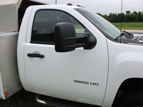 Used 2011 Chevrolet Silverado 3500 W/T AWD/4WD image 7