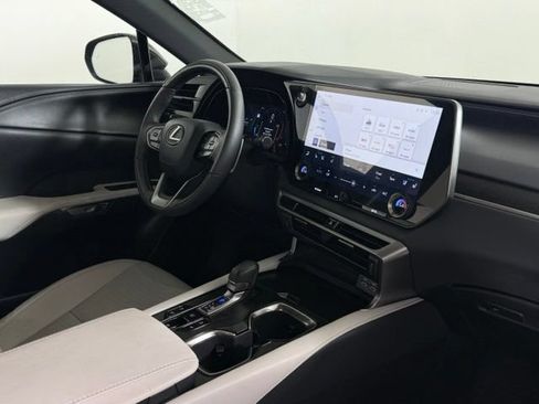 Used 2025 Lexus RX 350 Premium w/ Accessory Package (Z1) AWD/4WD image 18