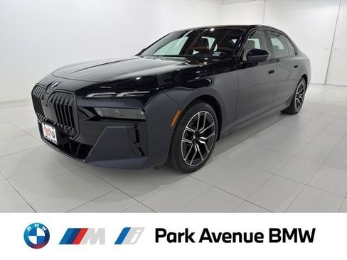 Used 2026 BMW 740i xDrive w/ Premium Package AWD/4WD image 1