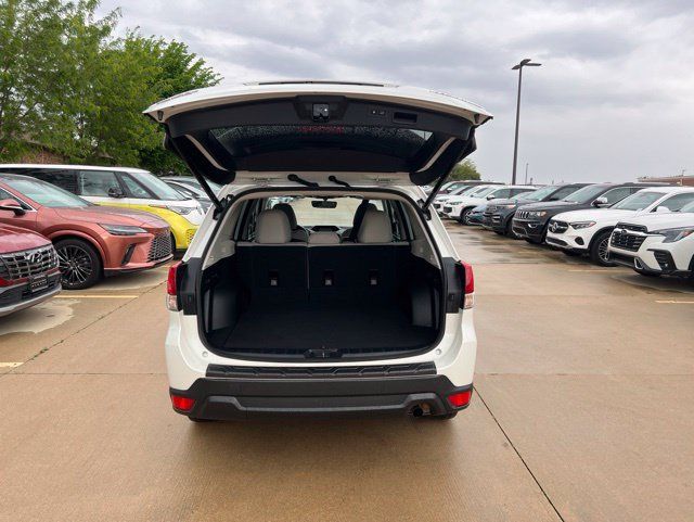 Used 2024 Subaru Forester Premium AWD/4WD image 10