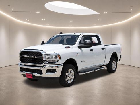 Used 2024 RAM 2500 Big Horn AWD/4WD image 3