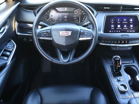 Used 2023 Cadillac XT4 Luxury w/ Cold Weather Package image 14