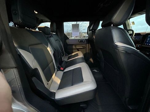 Used 2024 Ford Bronco Wildtrak image 31