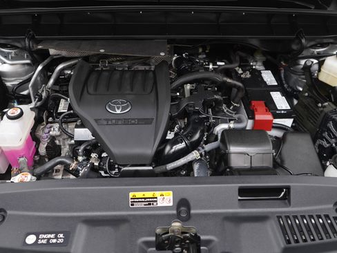 Used 2023 Toyota Highlander XLE image 34