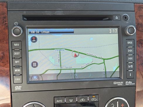 Used 2013 Chevrolet Avalanche LTZ image 20