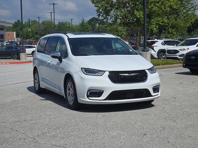 Used 2023 Chrysler Pacifica Limited