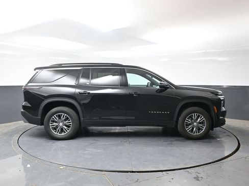 Used 2024 Chevrolet Traverse LT FWD image 4
