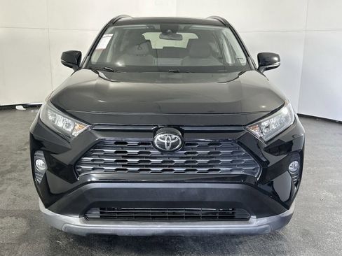 Used 2019 Toyota RAV4 XLE image 4