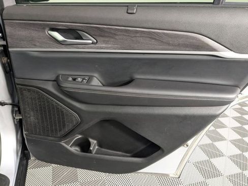 Certified 2024 Jeep Grand Cherokee L Limited w/ Luxury Tech Group II image 37